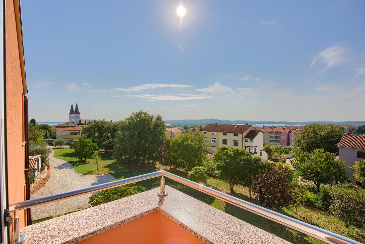 Apartments Orange Медулин Екстер'єр фото