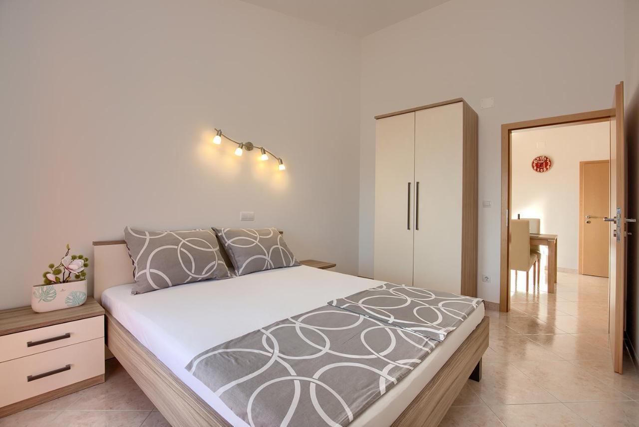Apartments Orange Медулин Екстер'єр фото