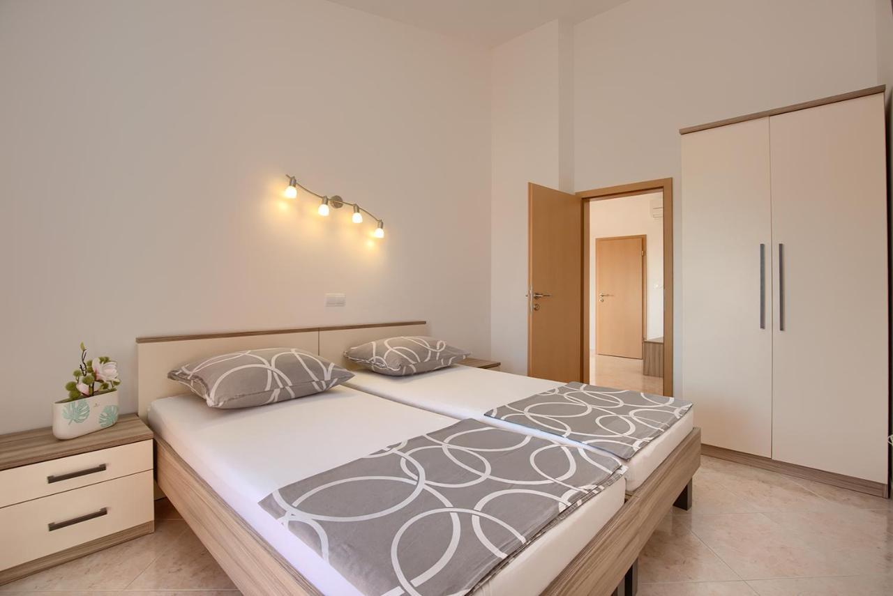 Apartments Orange Медулин Екстер'єр фото