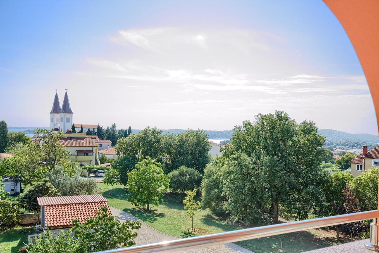 Apartments Orange Медулин Екстер'єр фото