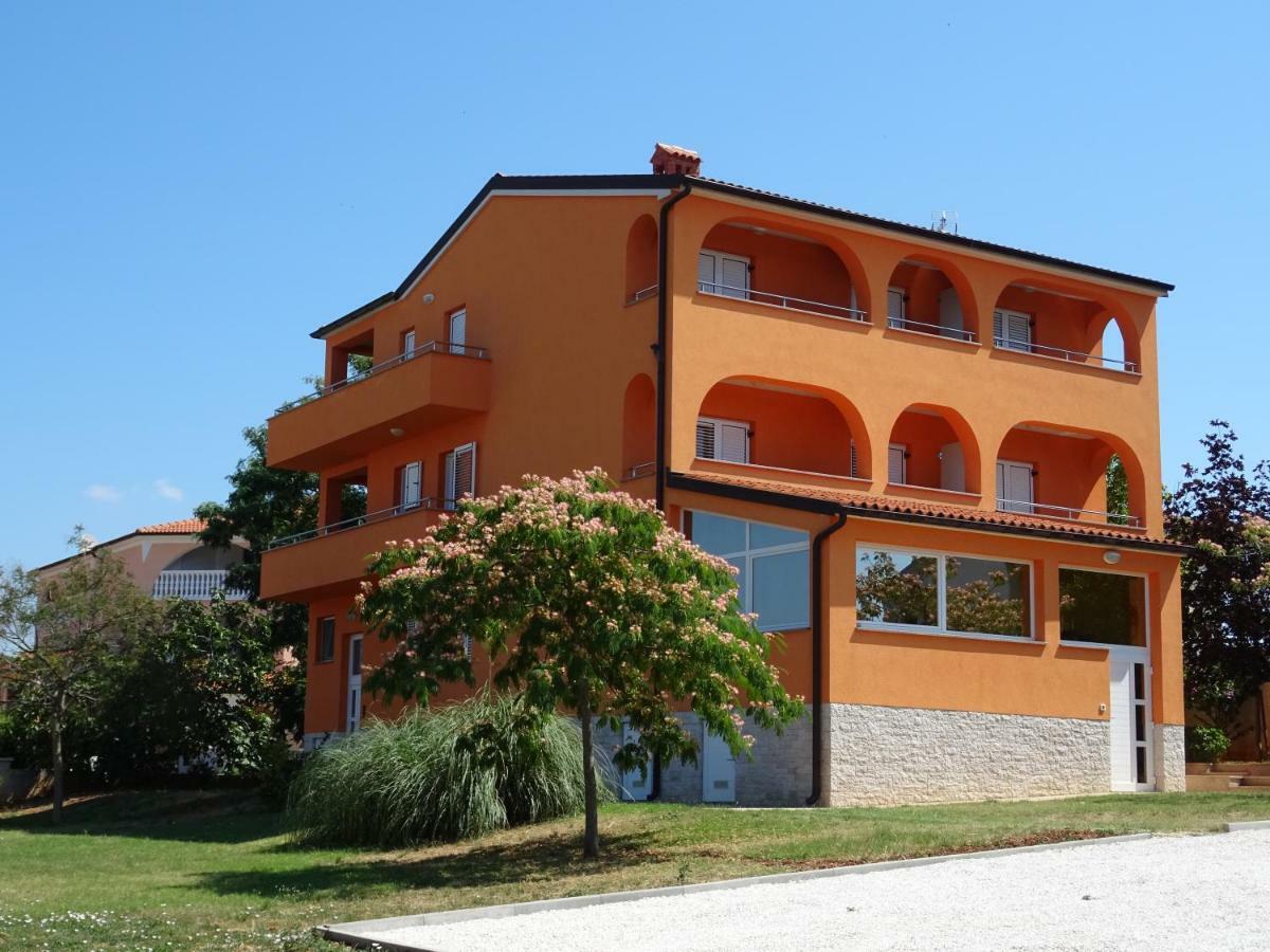 Apartments Orange Медулин Екстер'єр фото